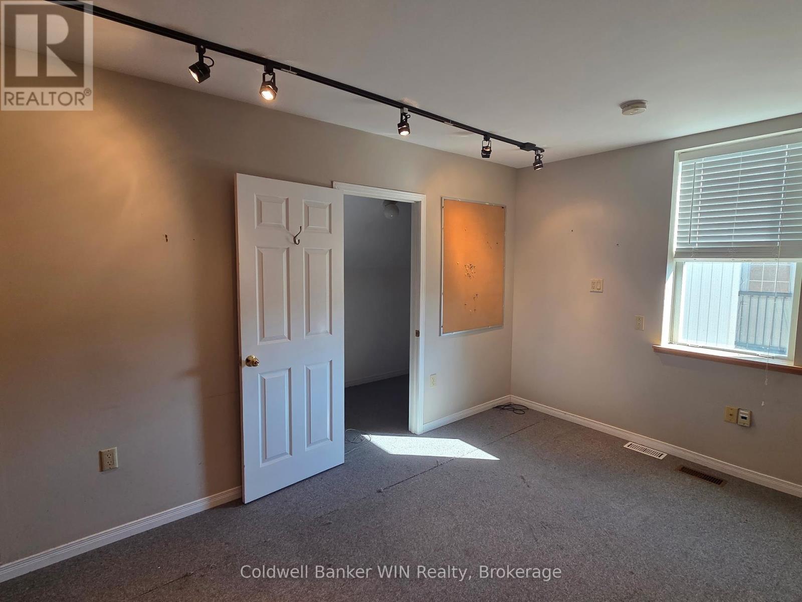 125 FERGUS STREET S