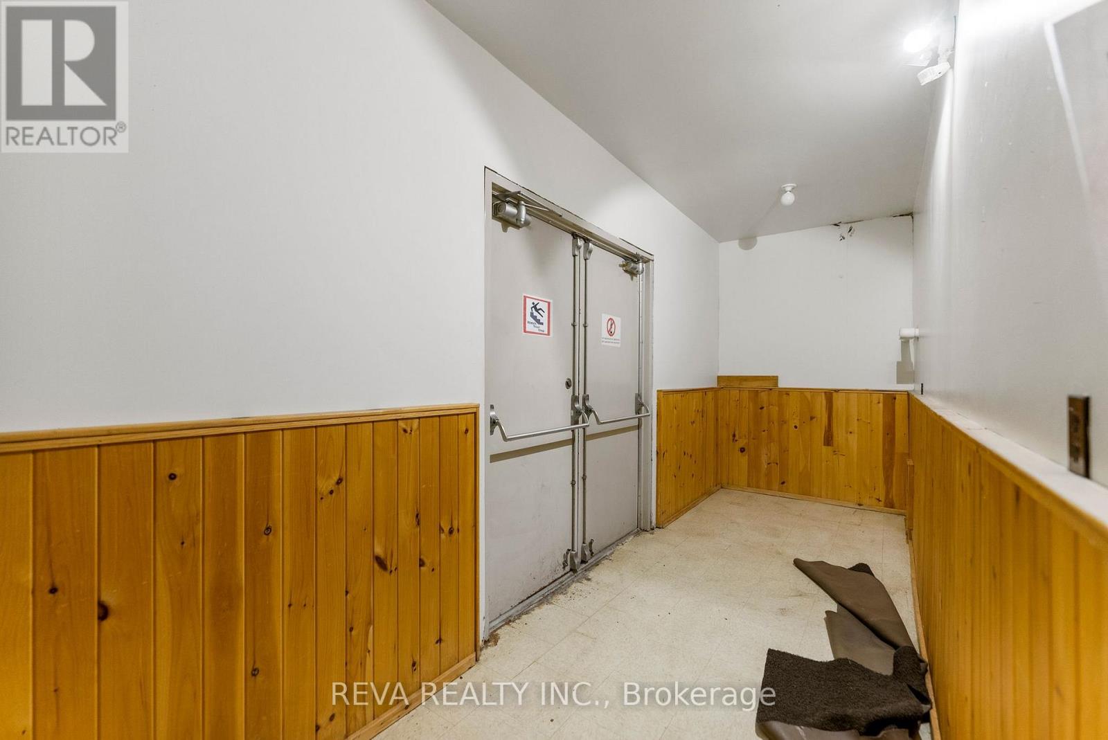 786 CENTREVIEW ROAD