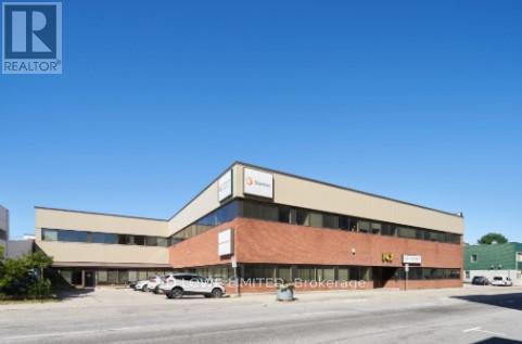 103 – 147 MCINTYRE STREET W