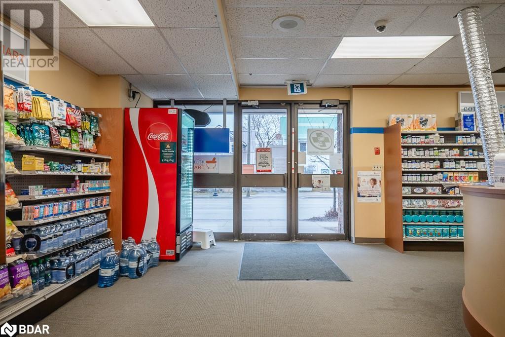 100 COLBORNE Street W