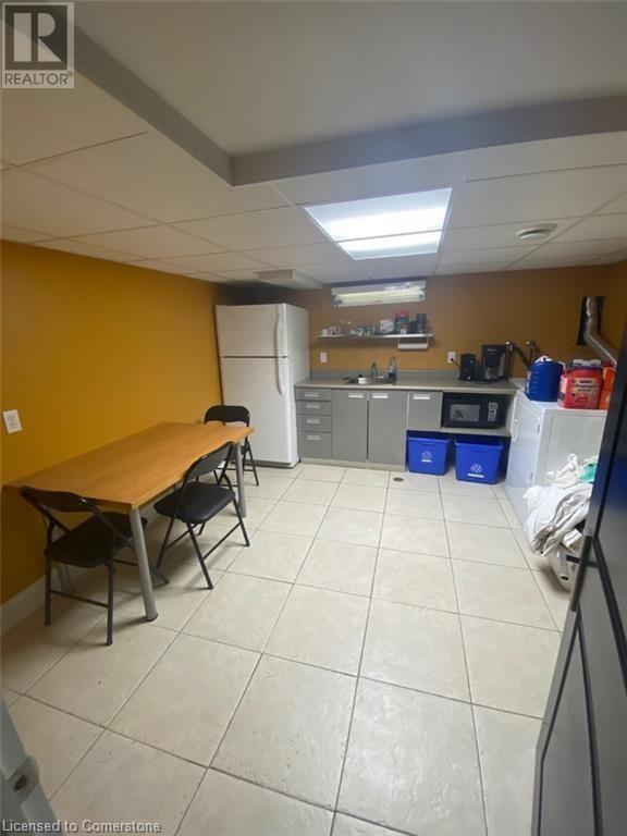 60 KING Street Unit# B1