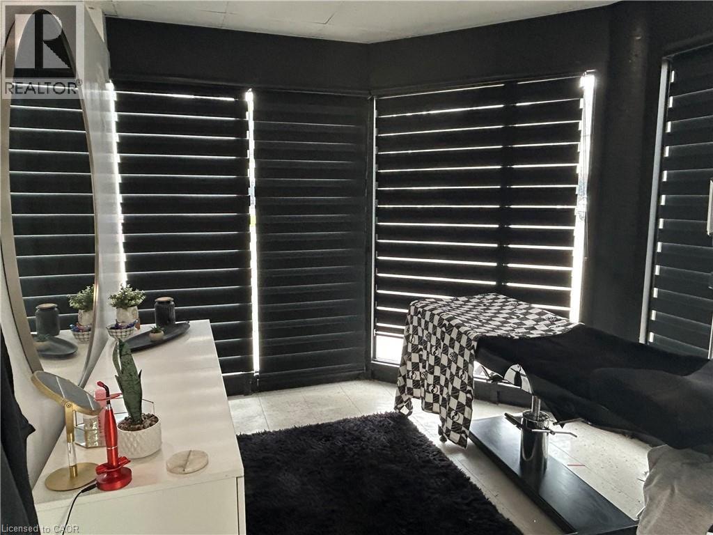 48 QUEEN Street E Unit# 8/9