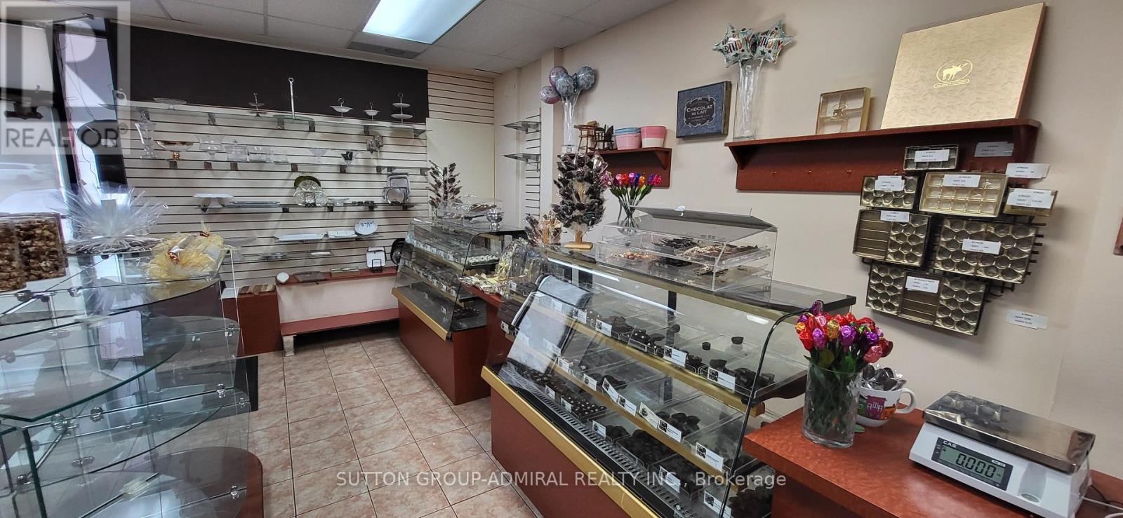 2839 BATHURST STREET