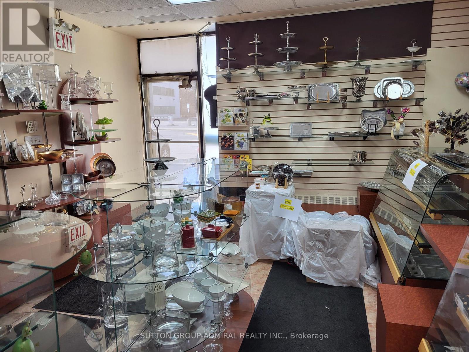 2839 BATHURST STREET