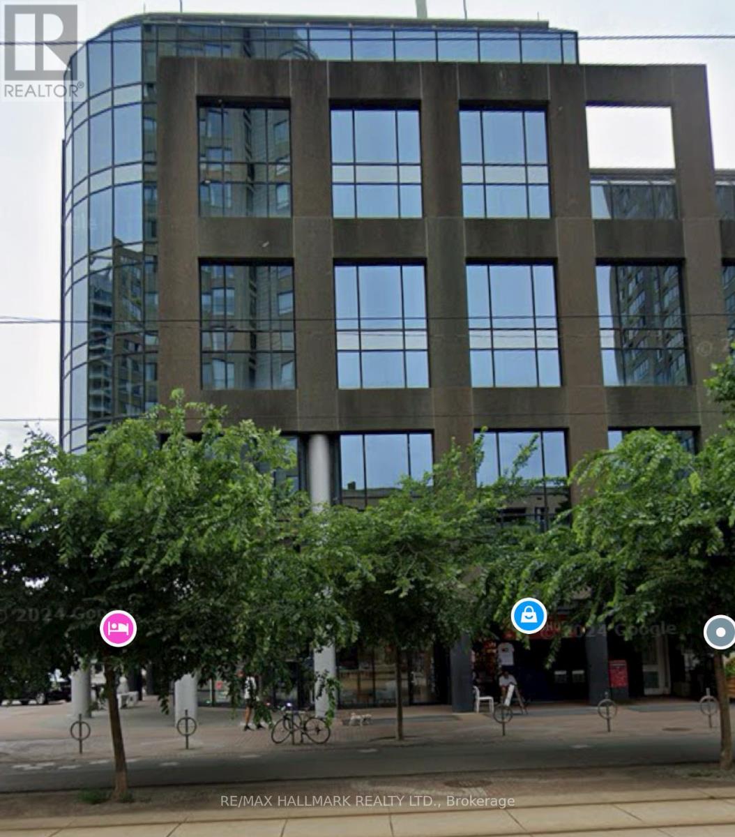 109 – 249 QUEENS QUAY W