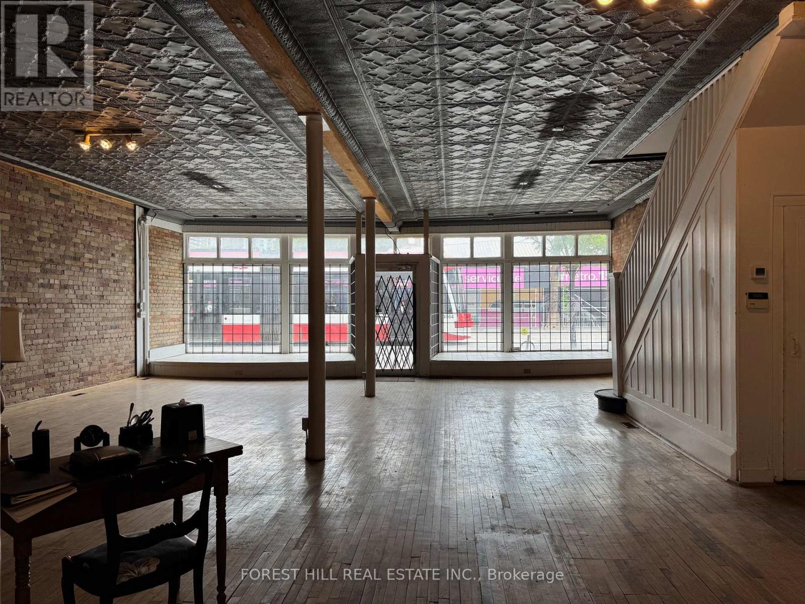 219 QUEEN STREET E