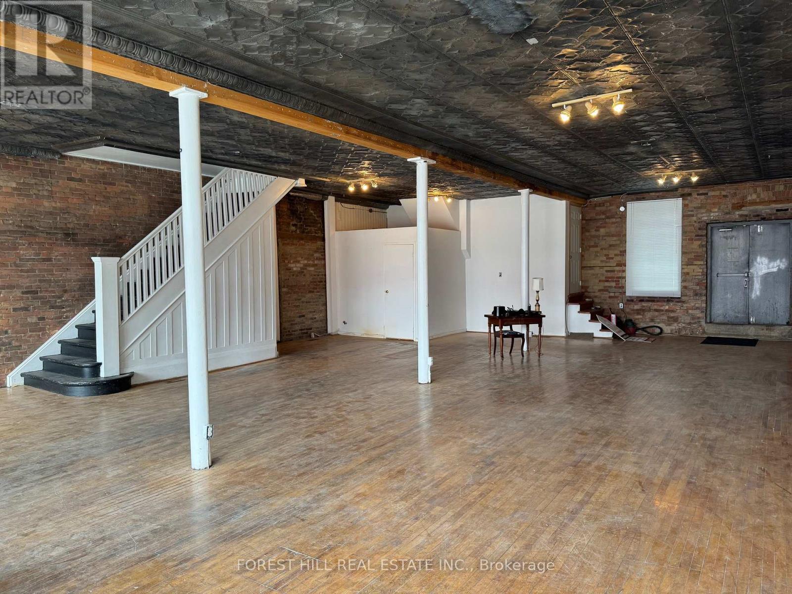 219 QUEEN STREET E