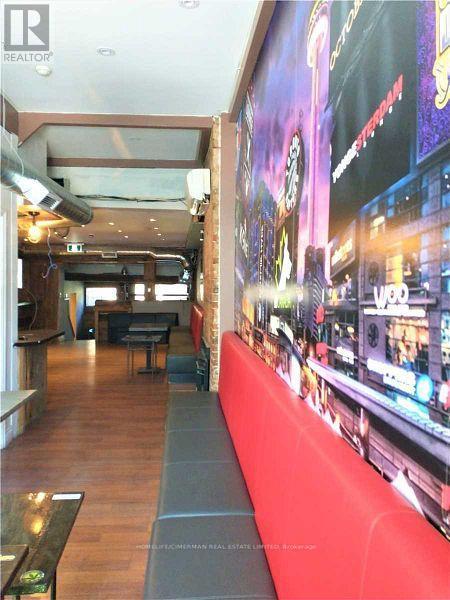 2ND FL – 529 YONGE STREET
