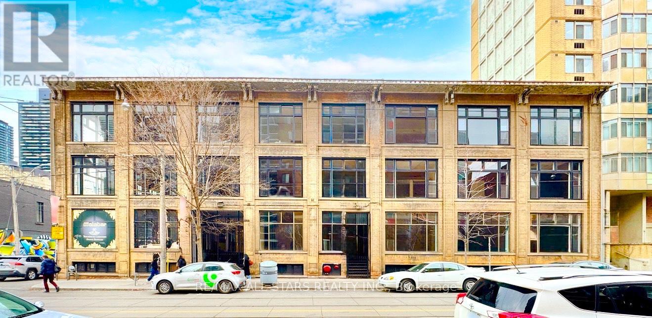 302 – 14 MCCAUL STREET