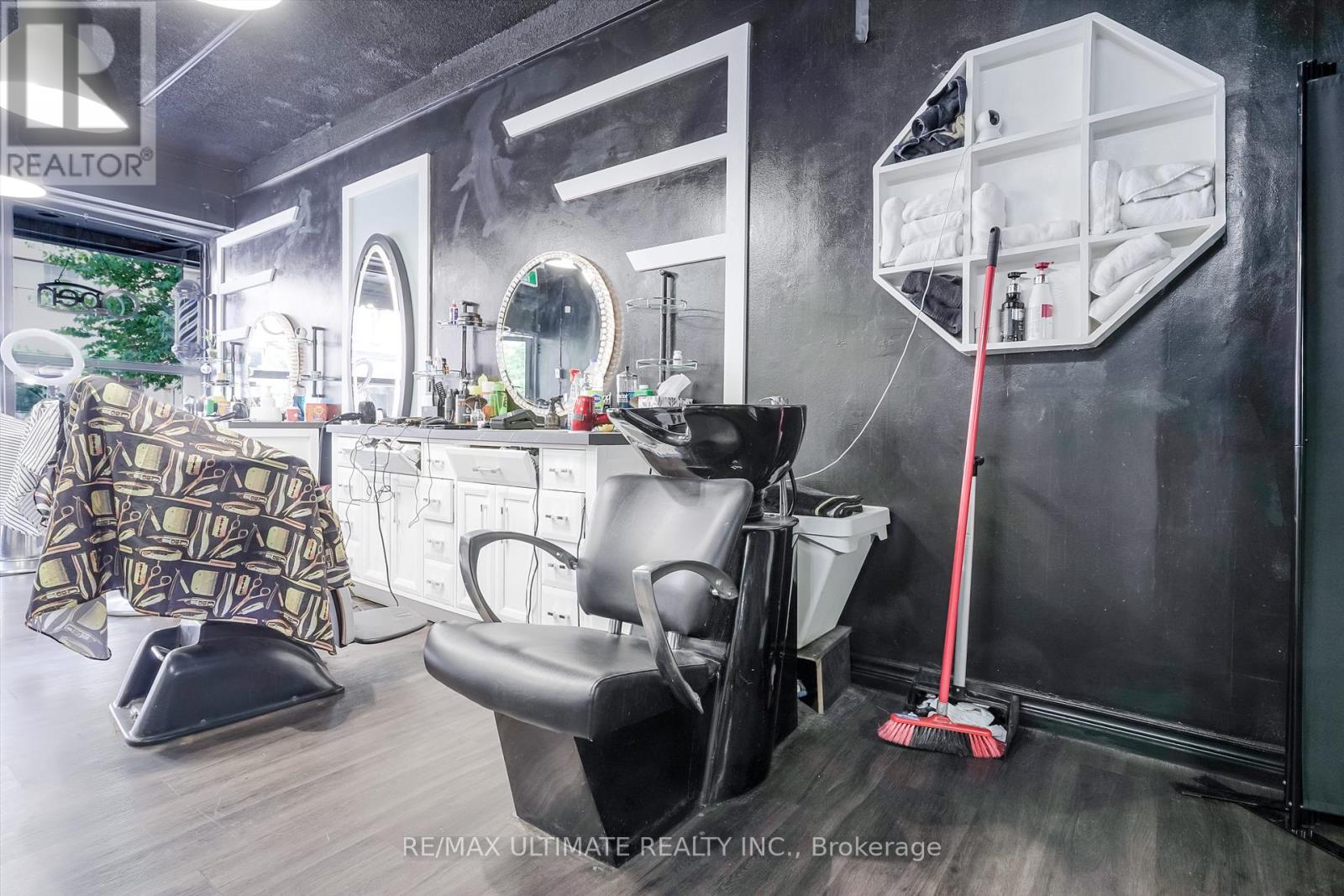 533 BLOOR STREET W