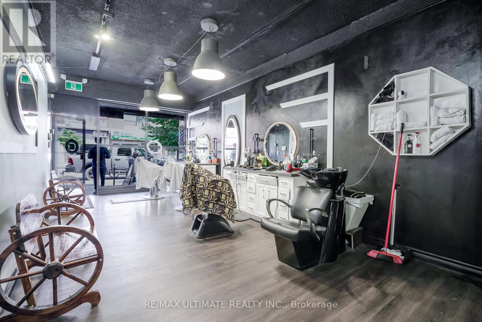 533 BLOOR STREET W
