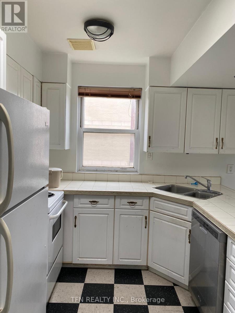 384 QUEEN STREET E