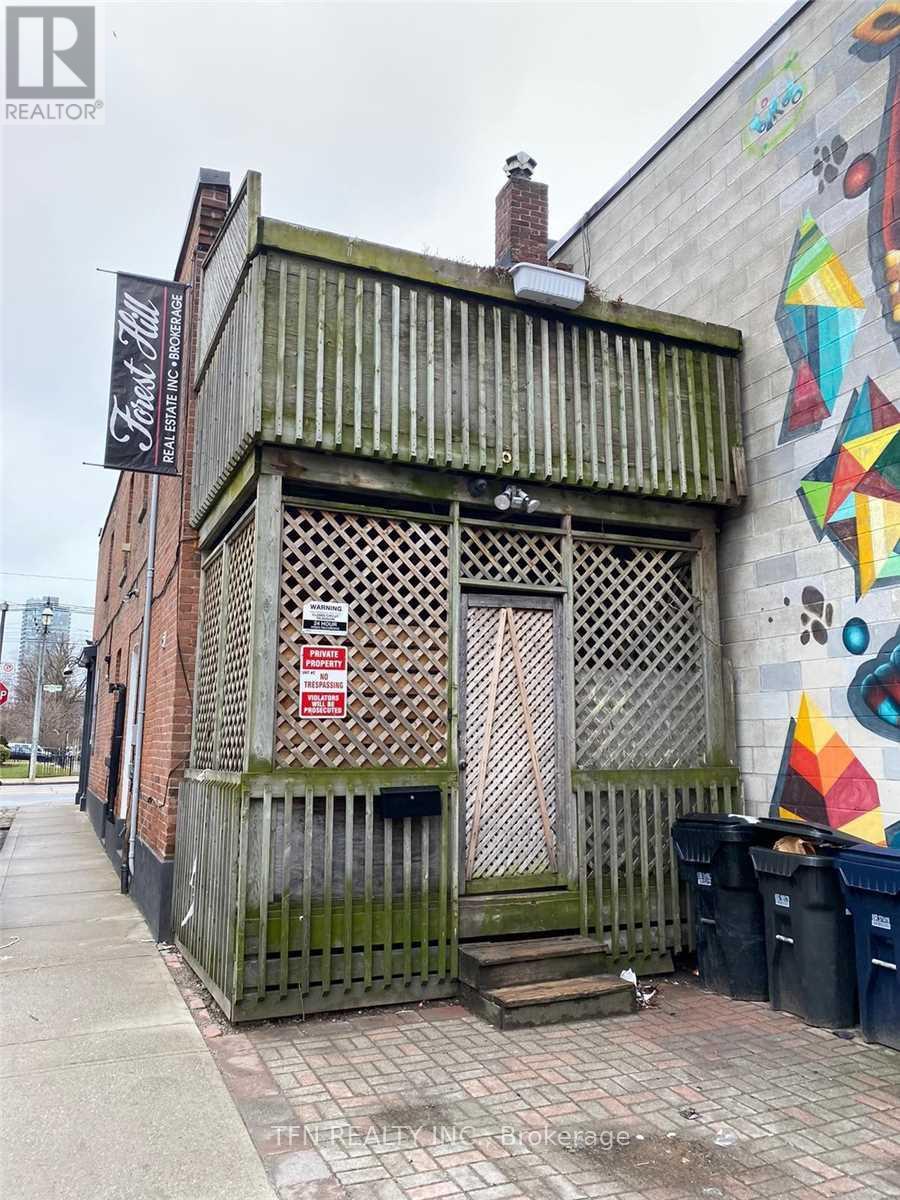 384 QUEEN STREET E