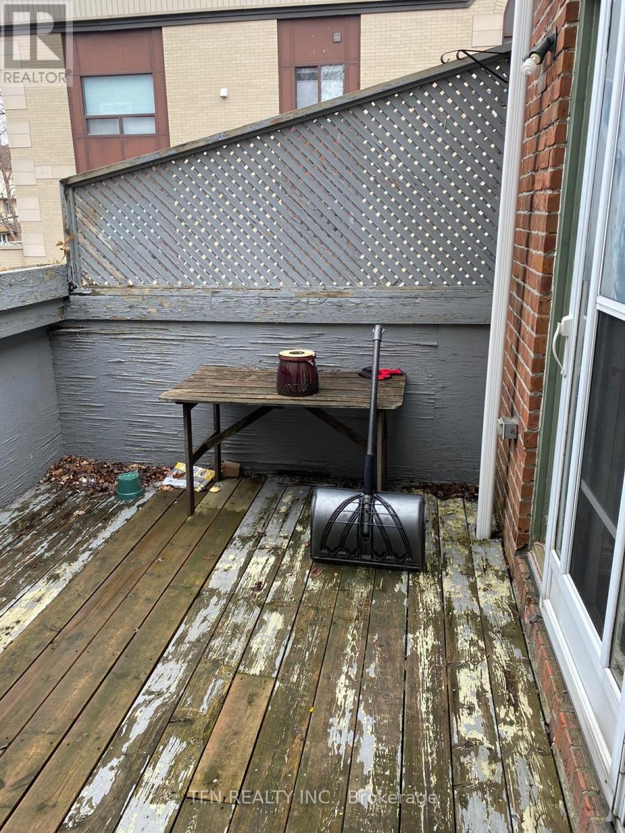 384 QUEEN STREET E