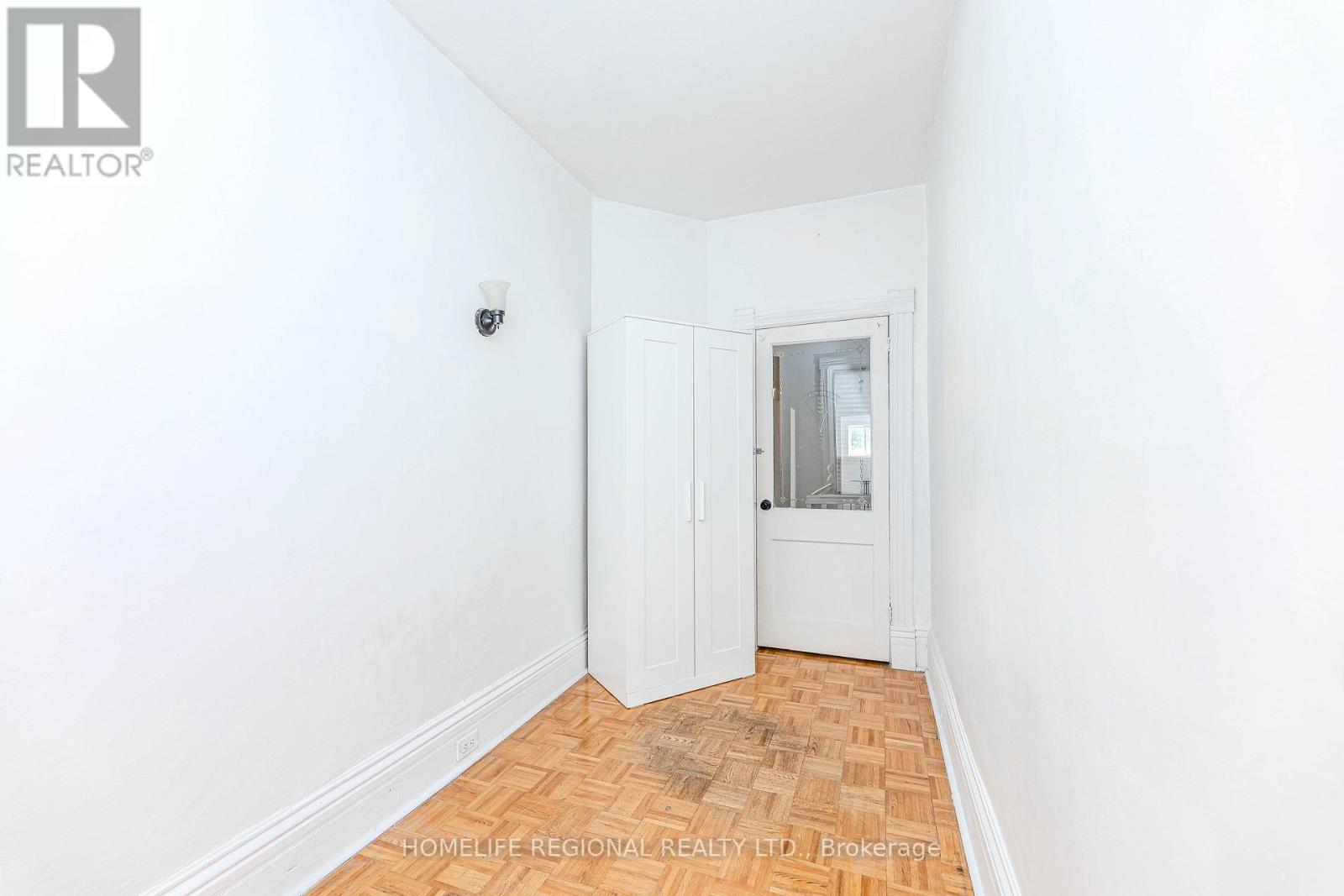 2ND FLOOR – 1573 DUNDAS STREET W