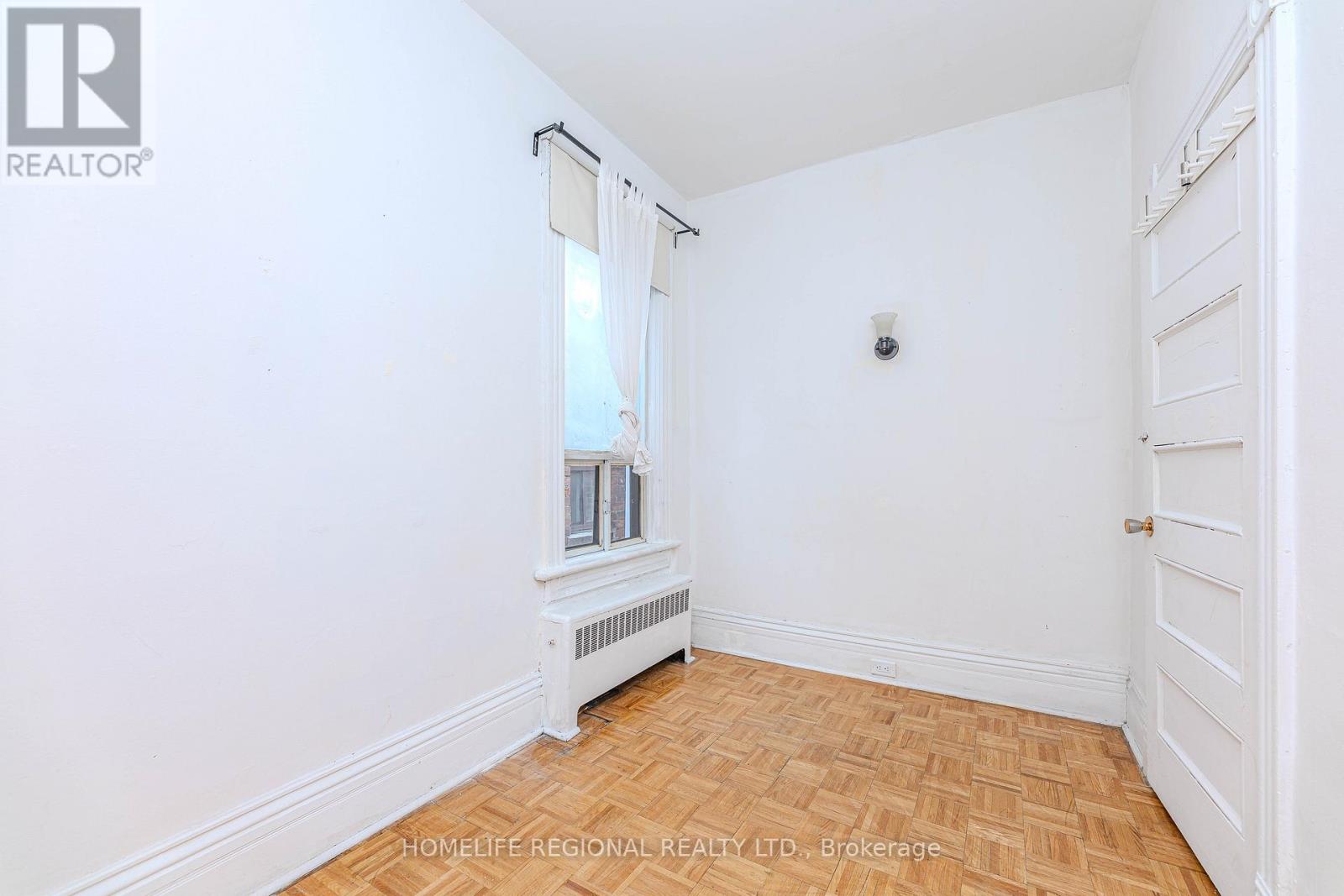 2ND FLOOR – 1573 DUNDAS STREET W