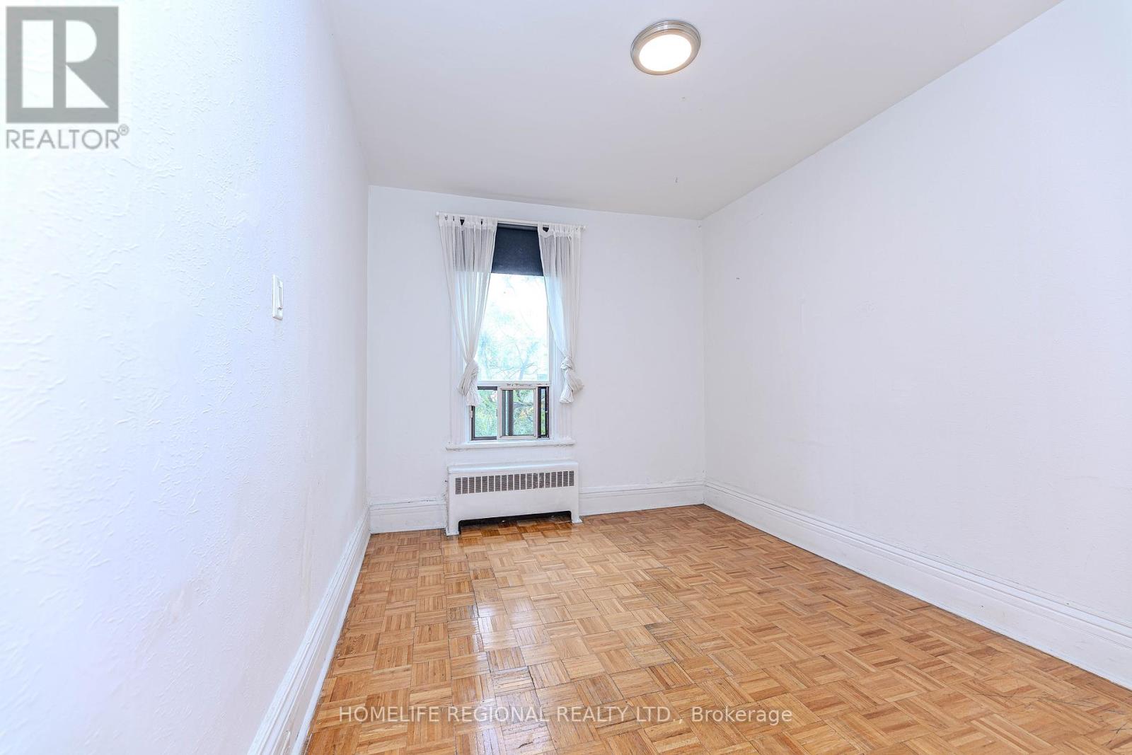 2ND FLOOR – 1573 DUNDAS STREET W
