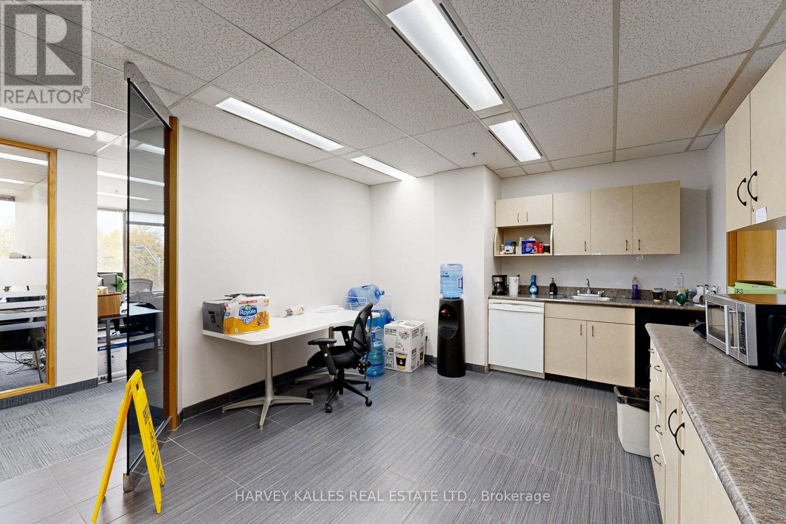 302 – 45 SHEPPARD AVENUE E