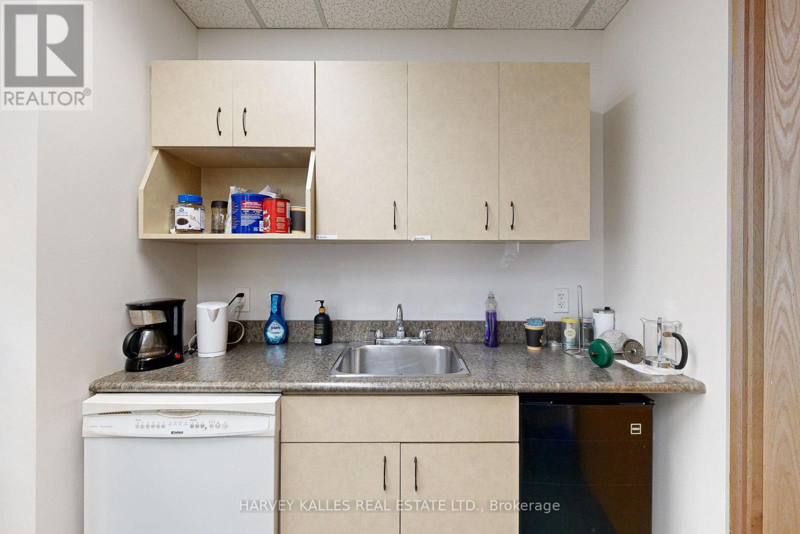 302 – 45 SHEPPARD AVENUE E