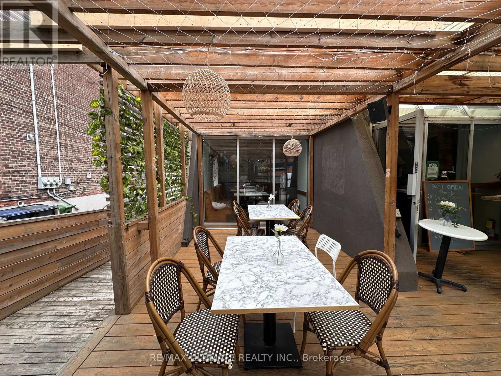 252 DUPONT STREET
