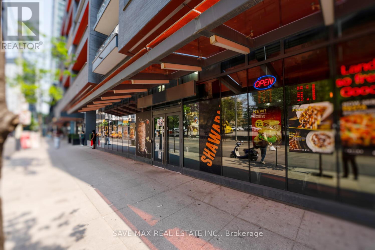 155 DUNDAS STREET E