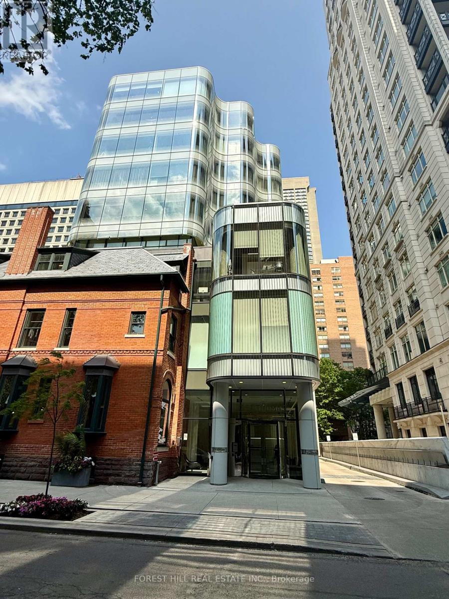 707 – 7 ST THOMAS STREET