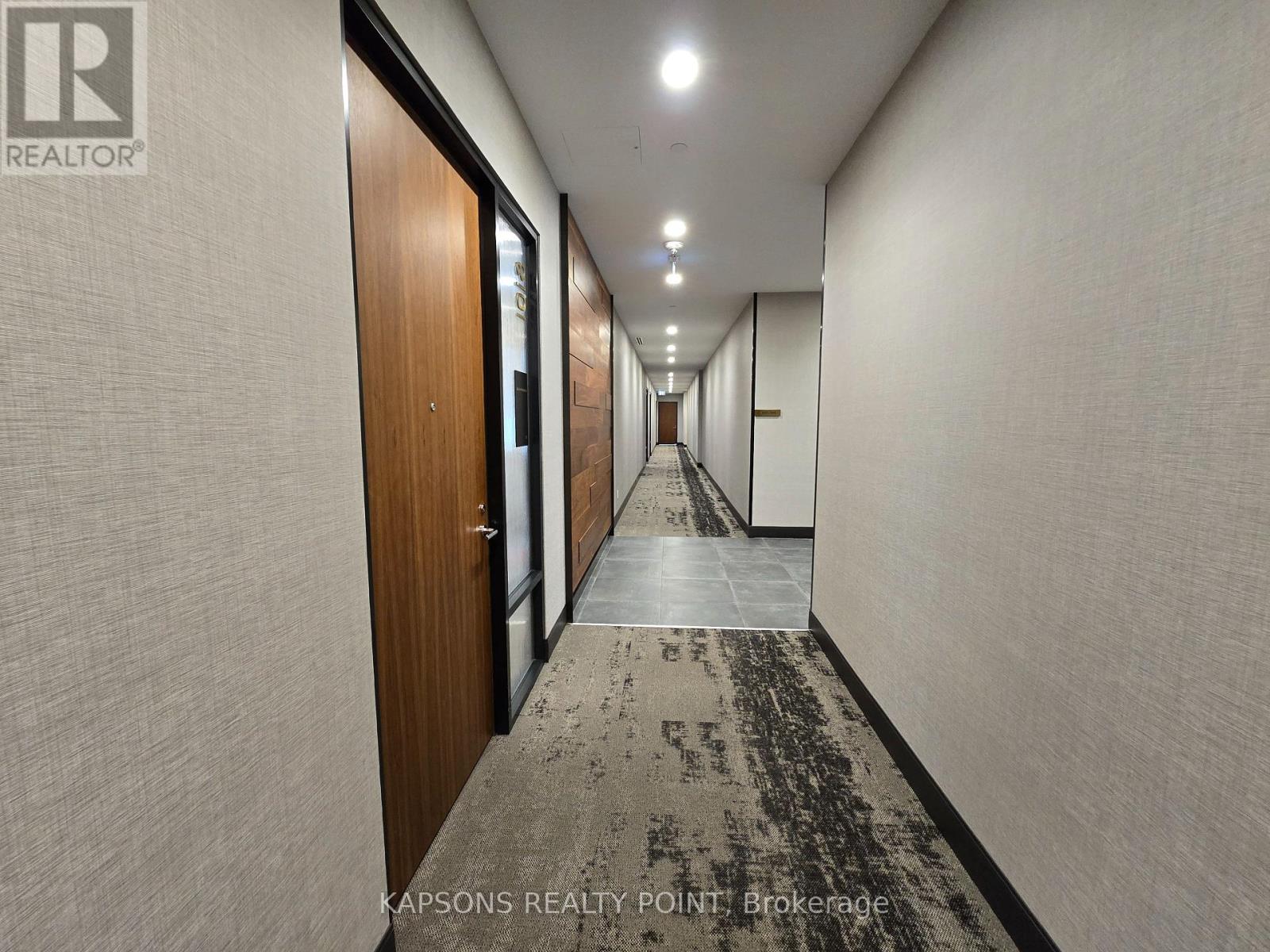 1016 – 130 QUEENS QUAY E