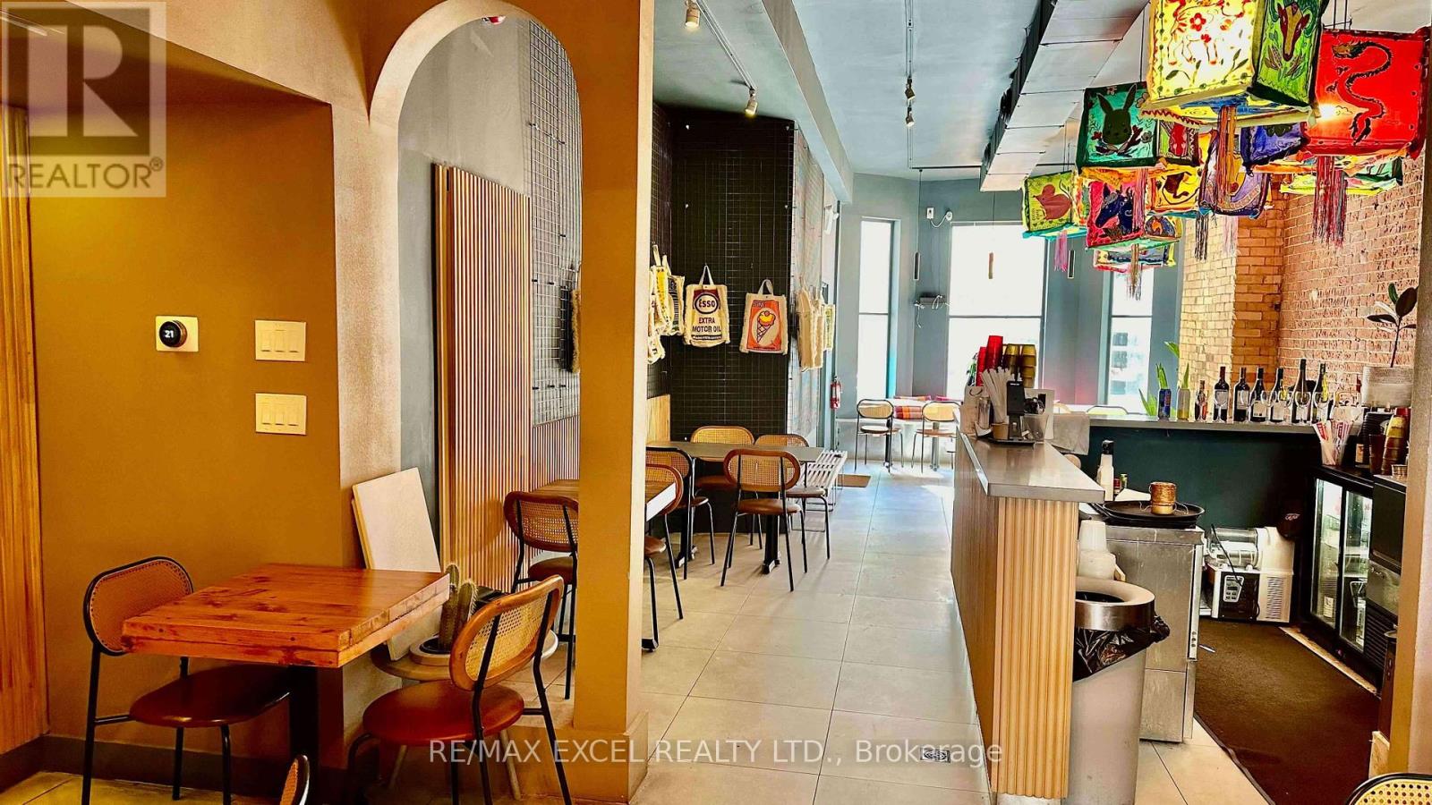 MAIN – 74 GERRARD STREET E