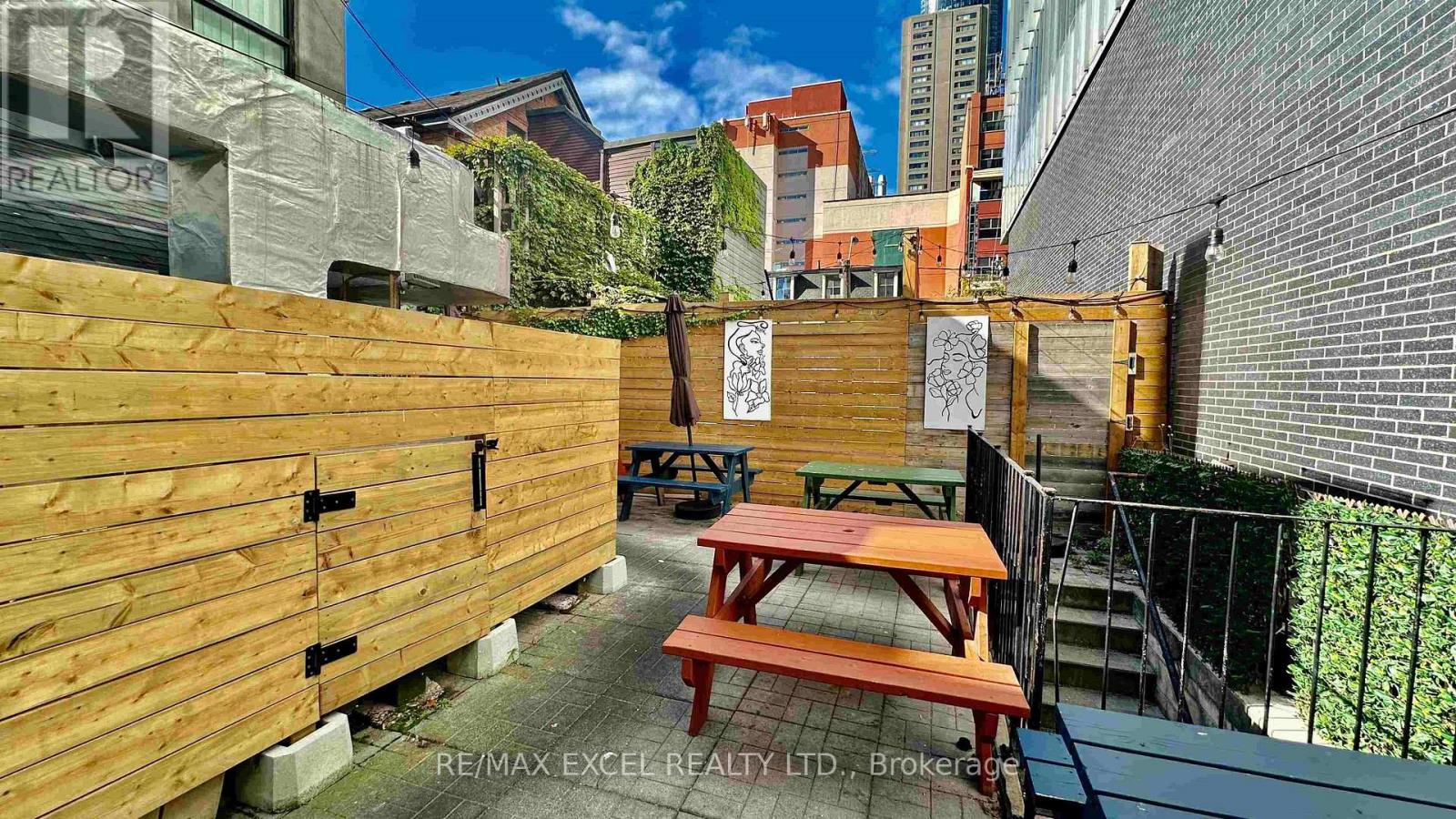 MAIN – 74 GERRARD STREET E