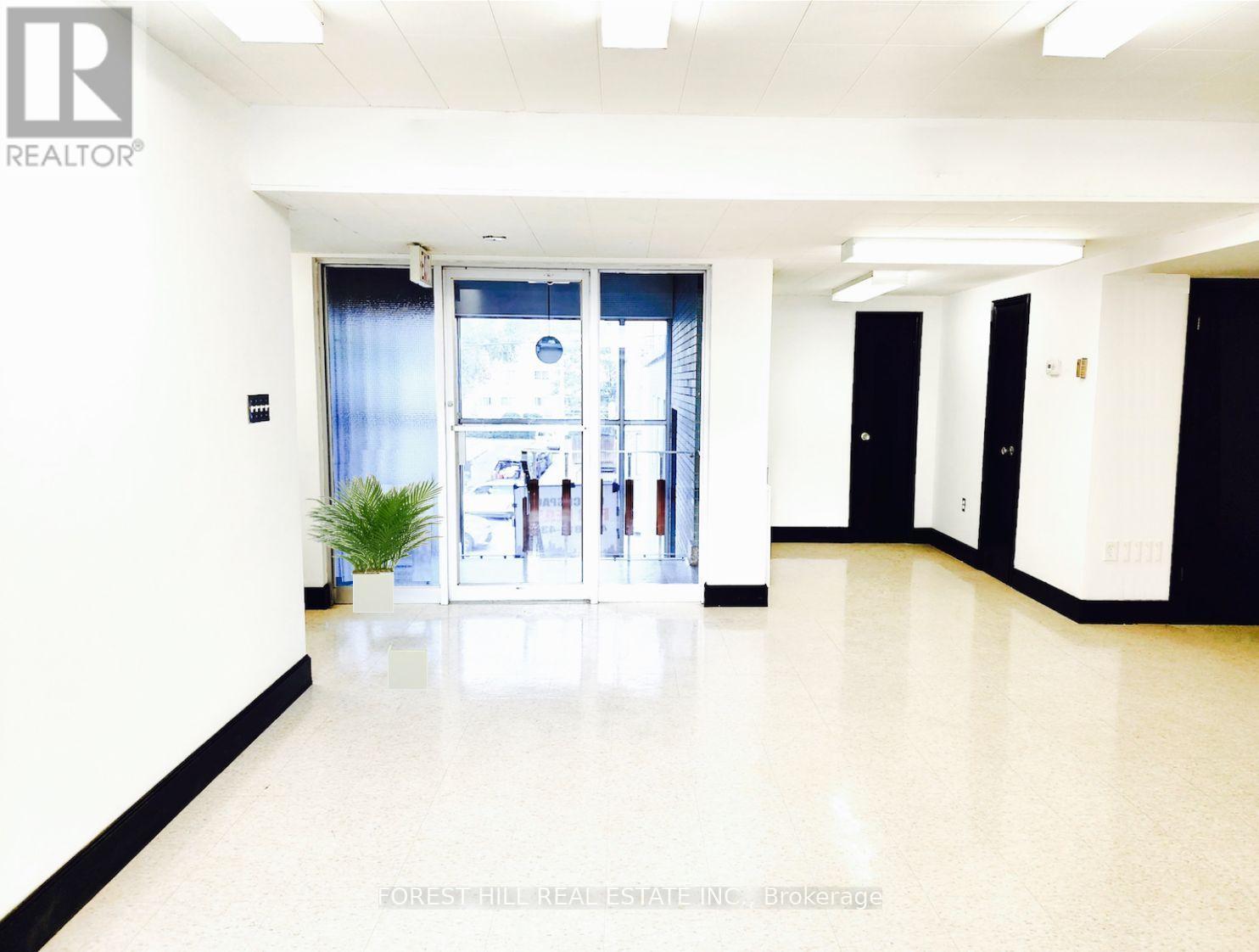 300 – 226 BATHURST STREET