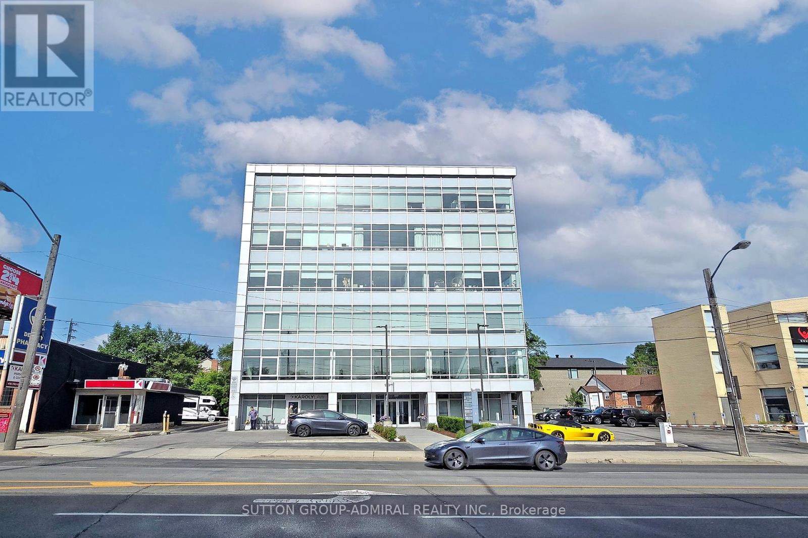 103-105 – 2828 BATHURST STREET