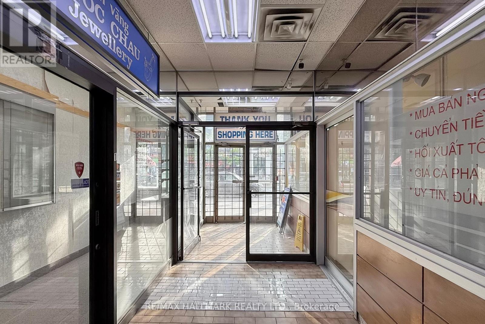 2 & 4(1 COMBINED UNIT) – 301 SPADINA AVENUE
