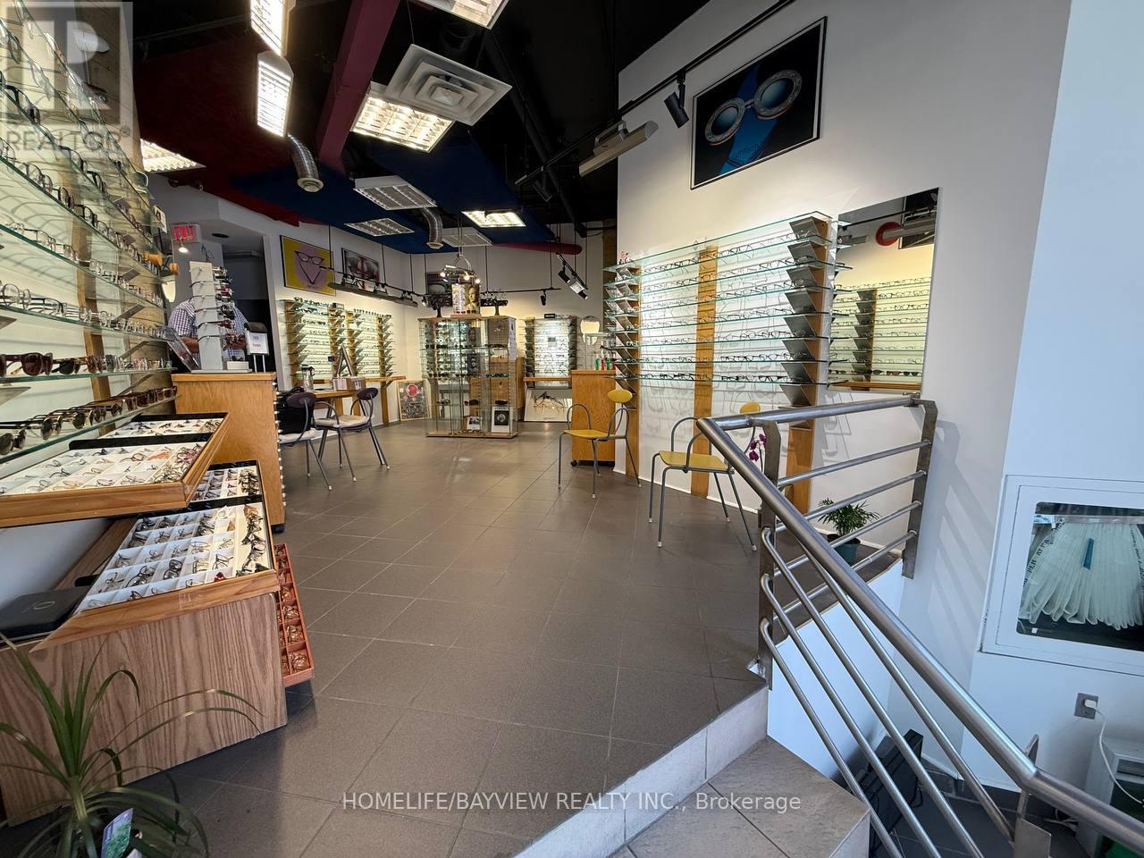 1910 YONGE STREET