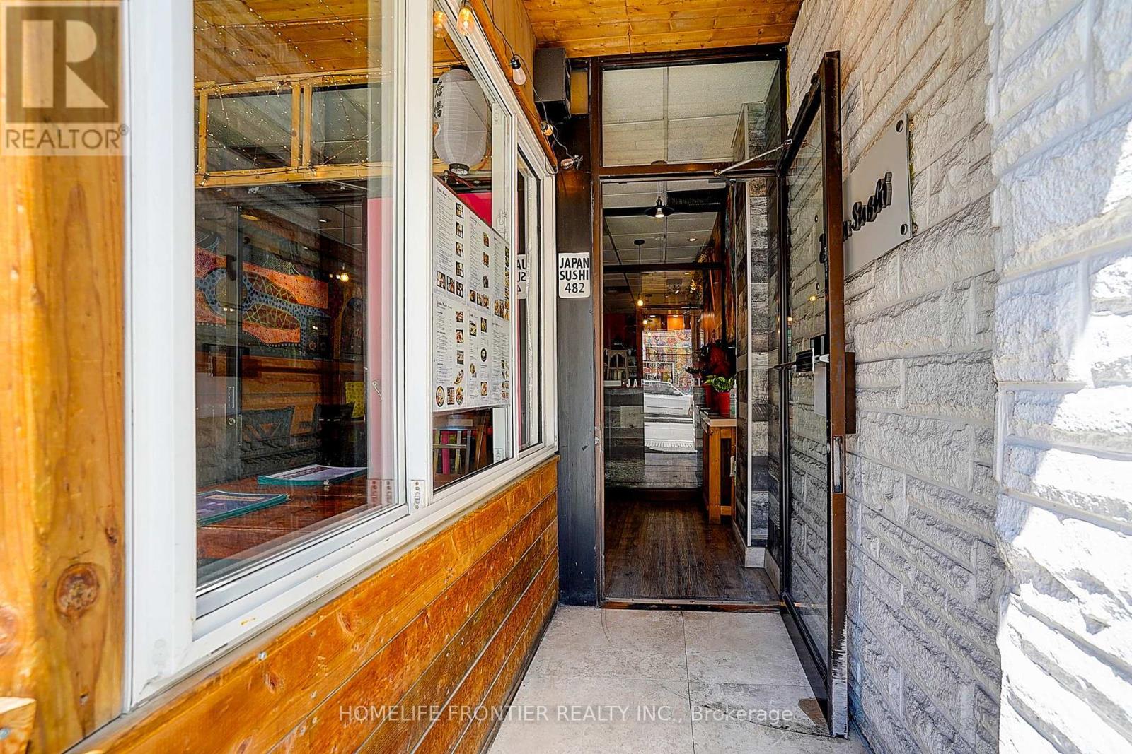 482 BLOOR STREET W