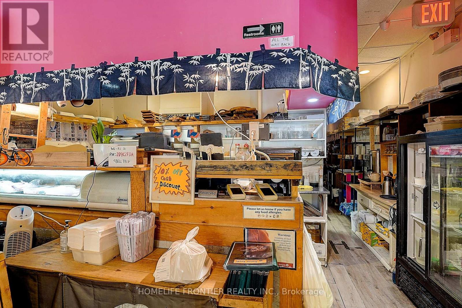 482 BLOOR STREET W