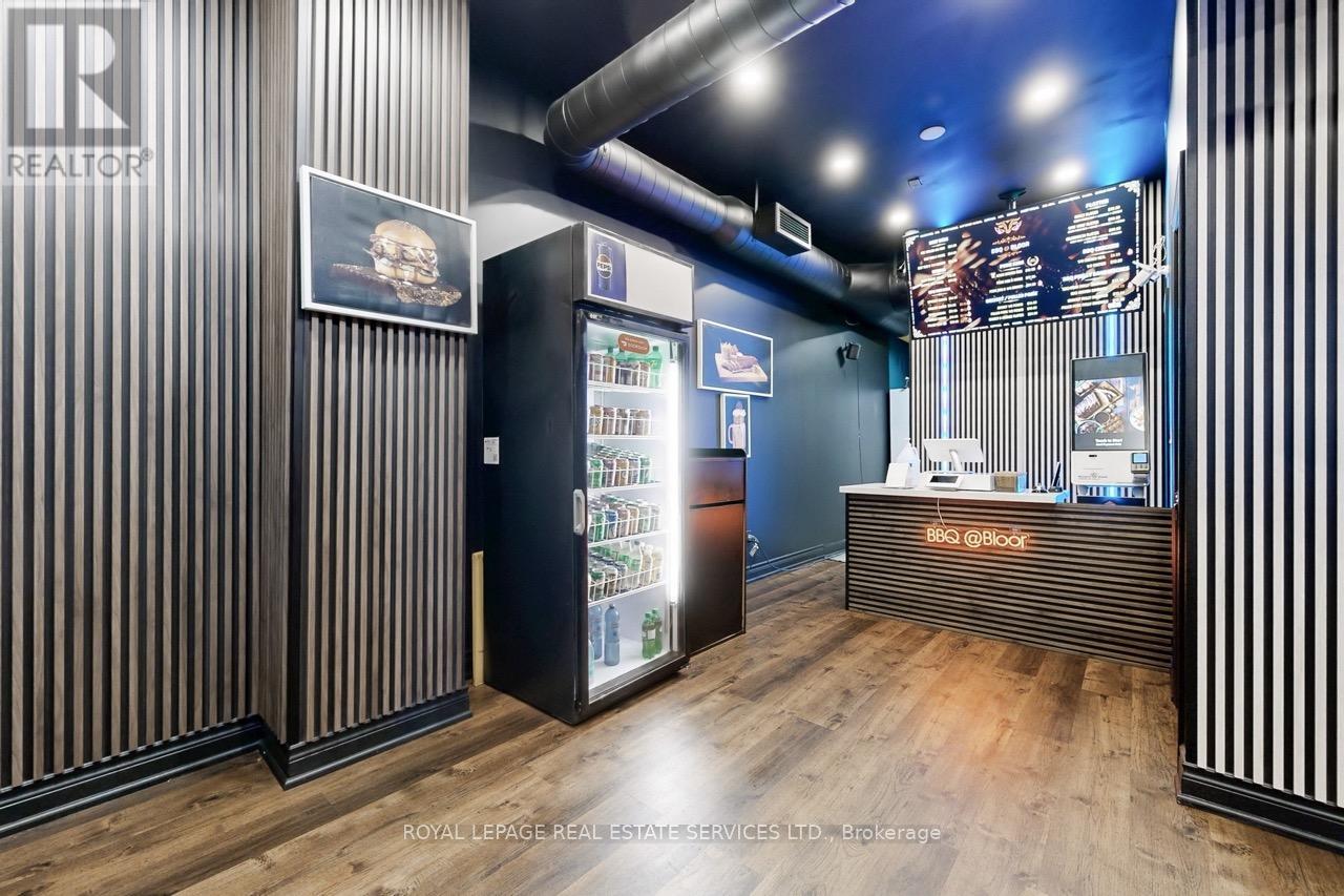 914 BLOOR STREET W