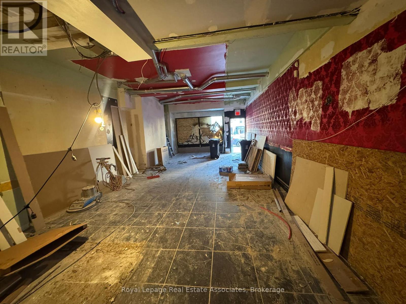 MAIN FLOOR – 200 BATHURST STREET