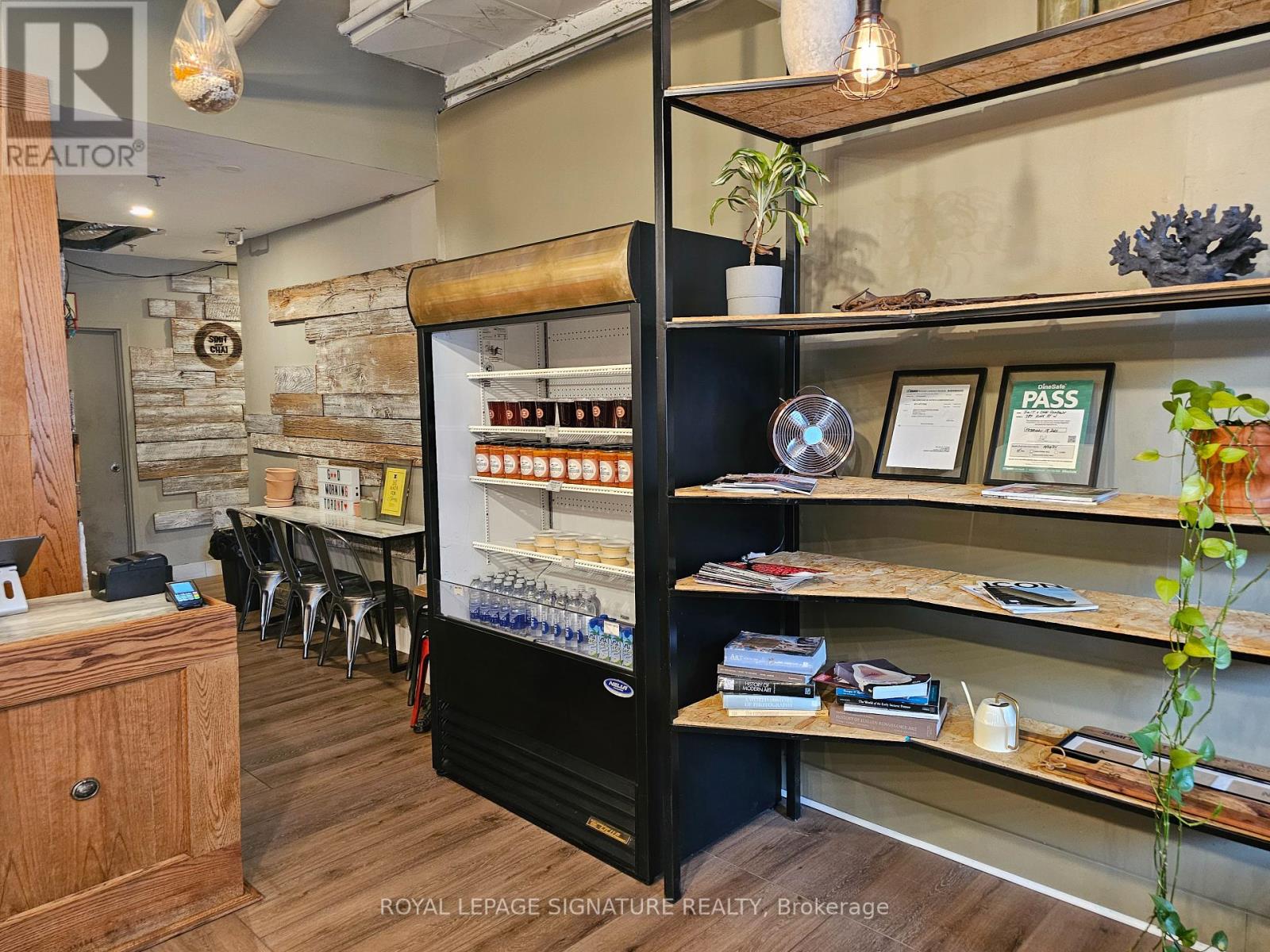 787 KING STREET W
