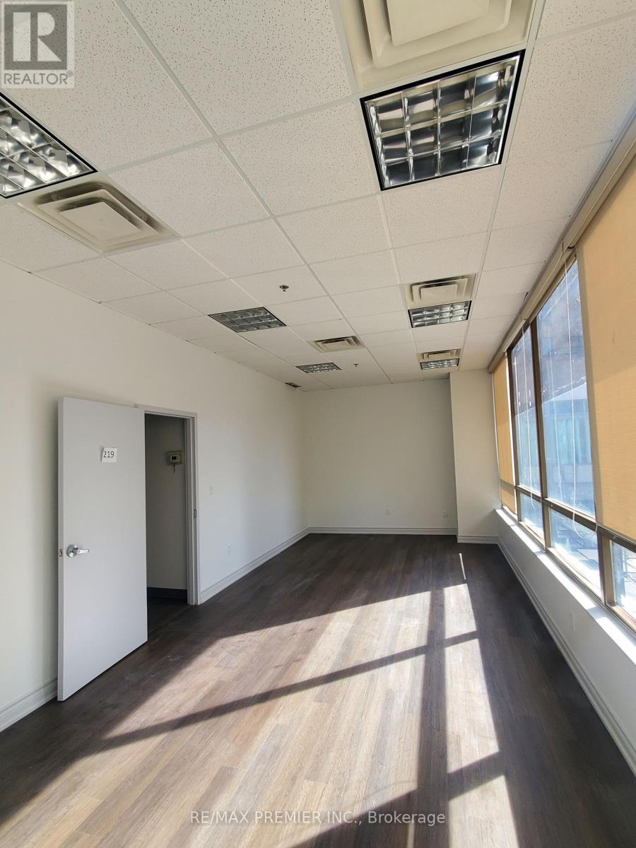 203B – 5231 YONGE STREET