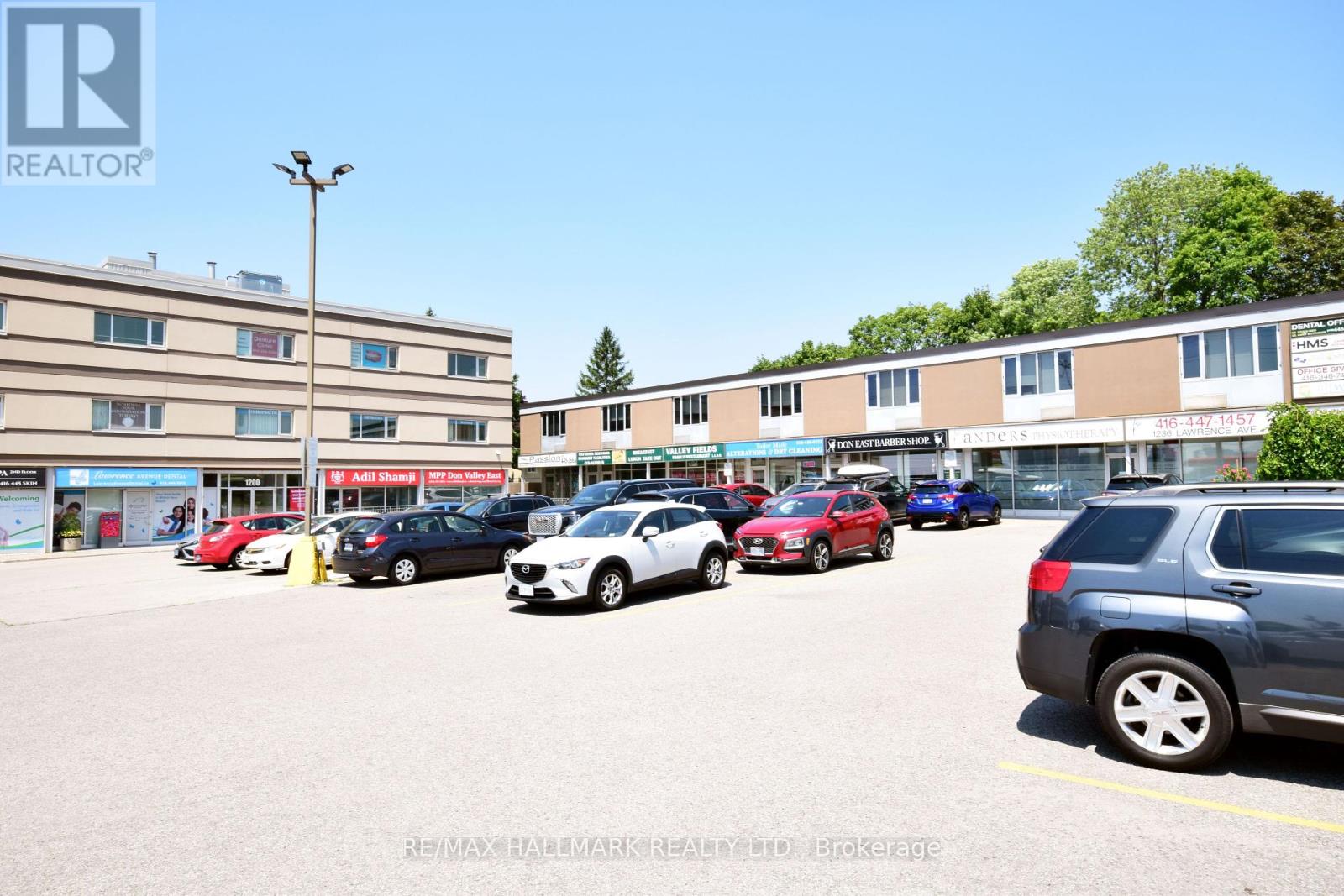 303 – 1200 LAWRENCE AVENUE E