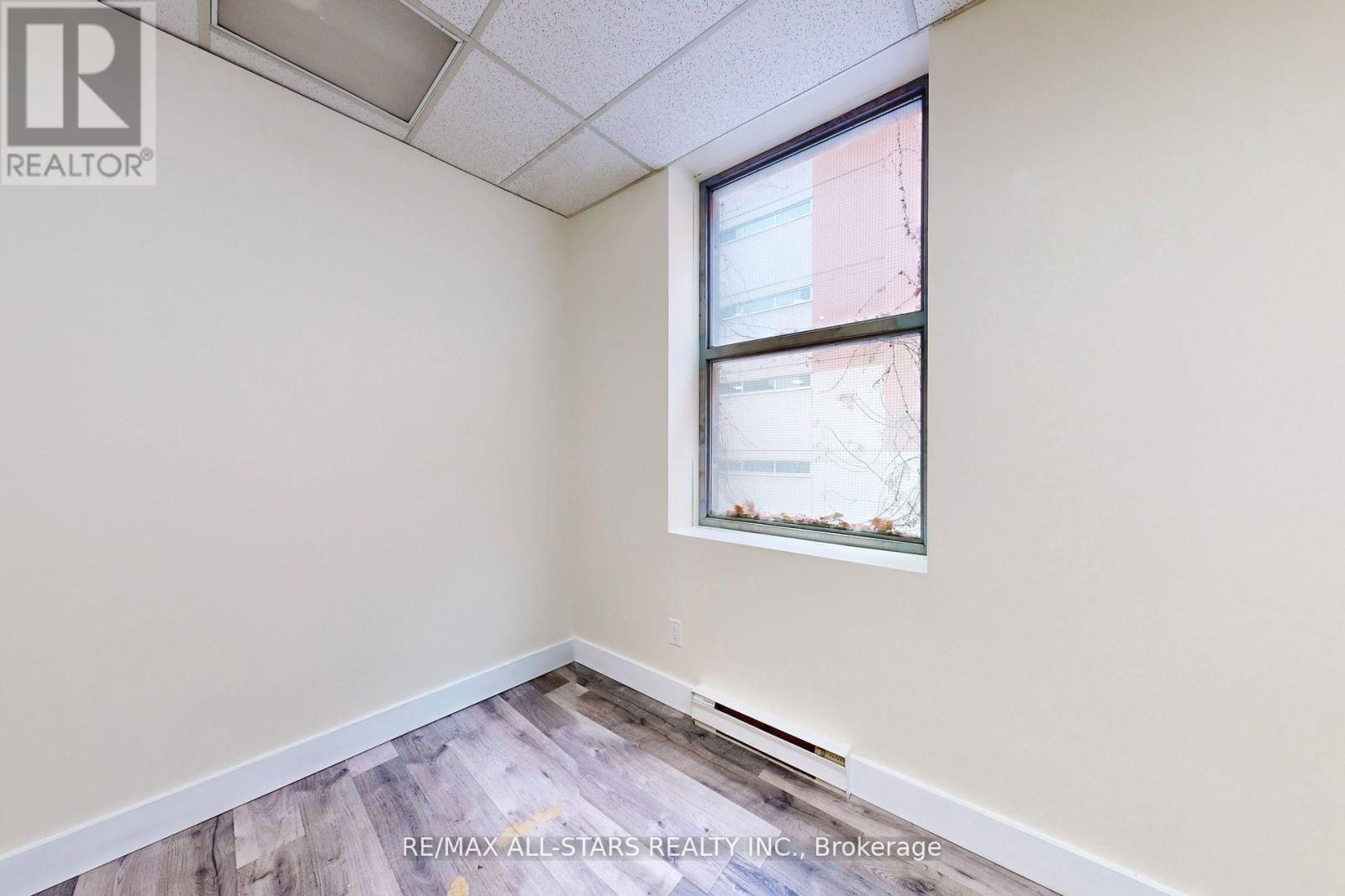 304 – 66 GERRARD STREET E