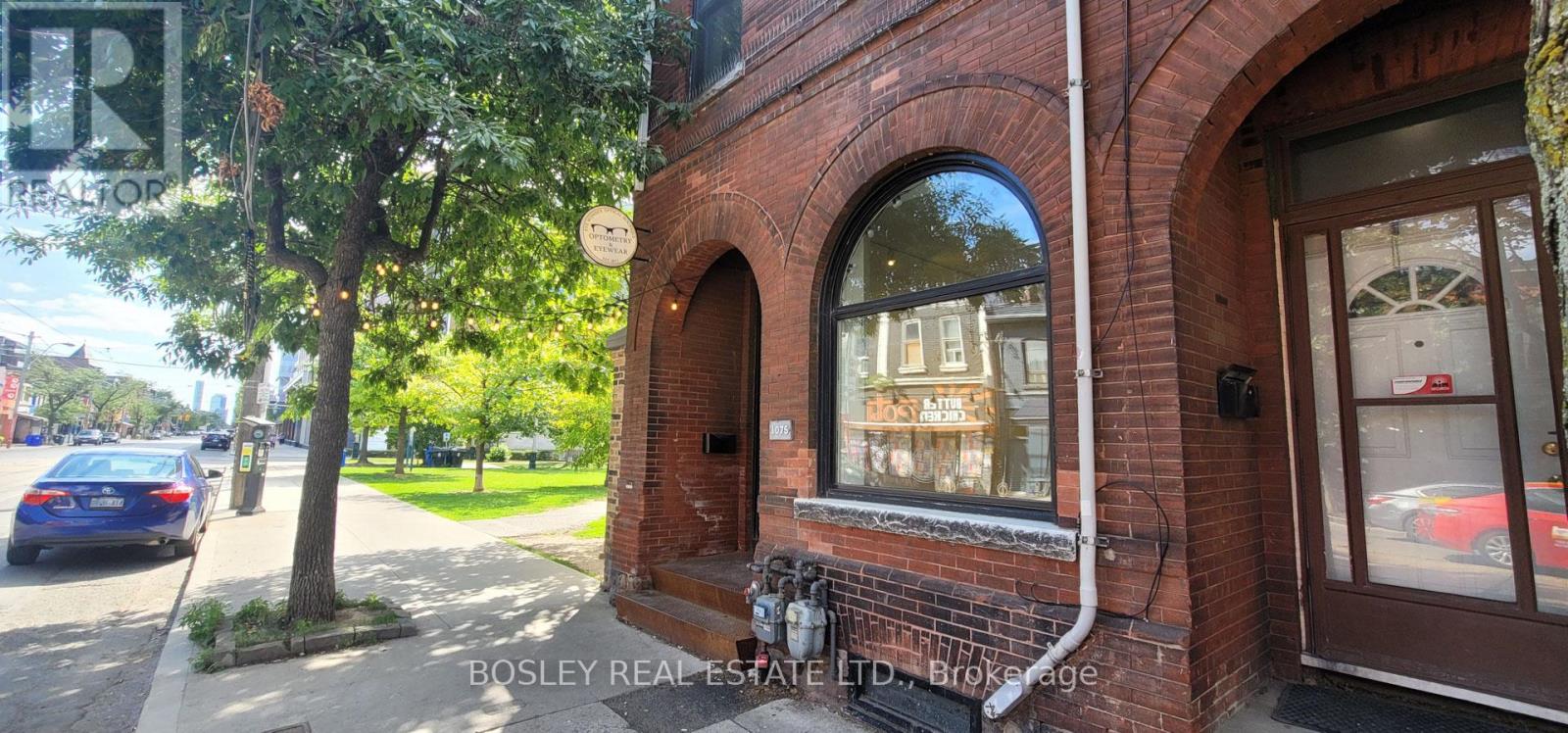 1075 QUEEN STREET W