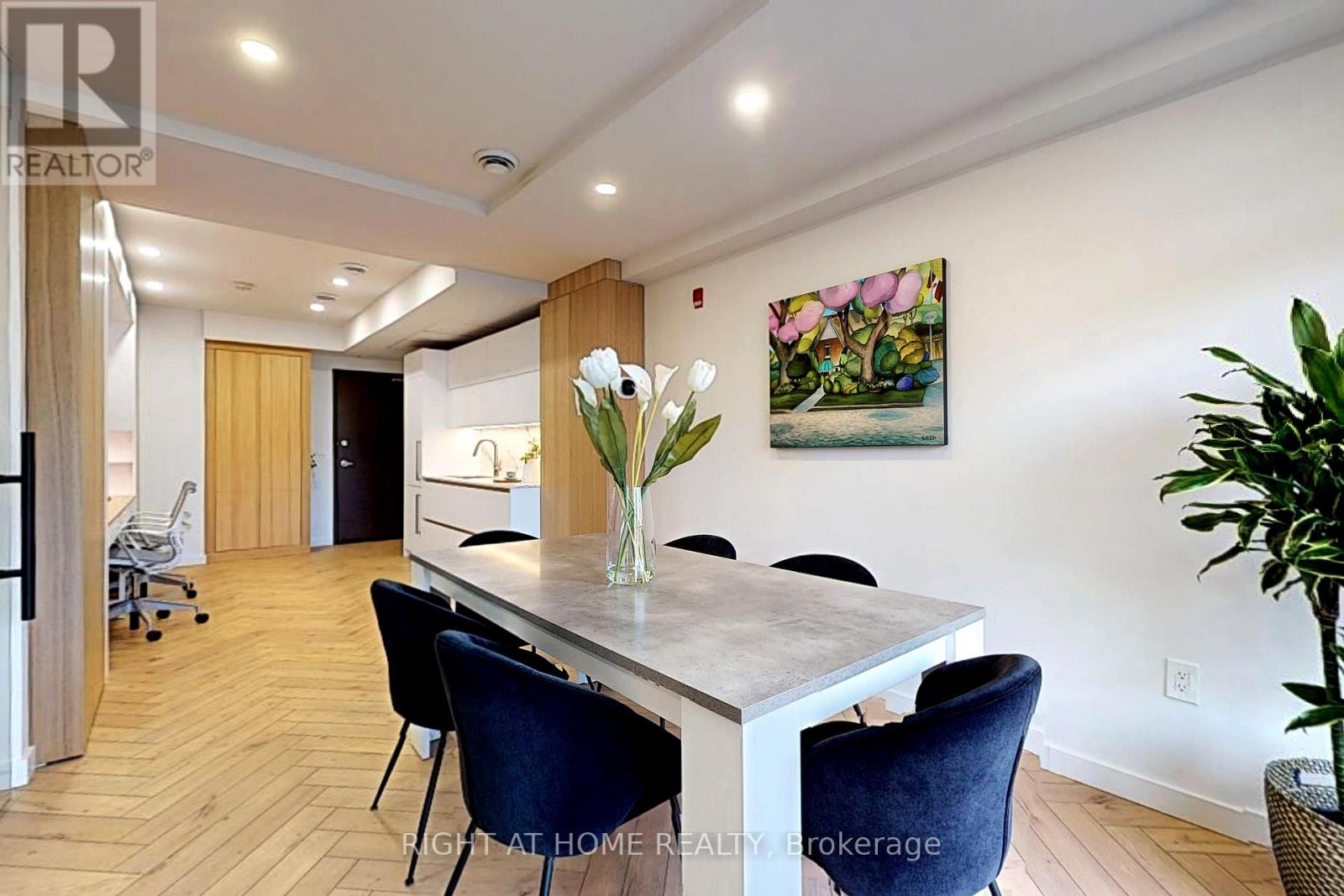 217 – 222 FINCH AVENUE W