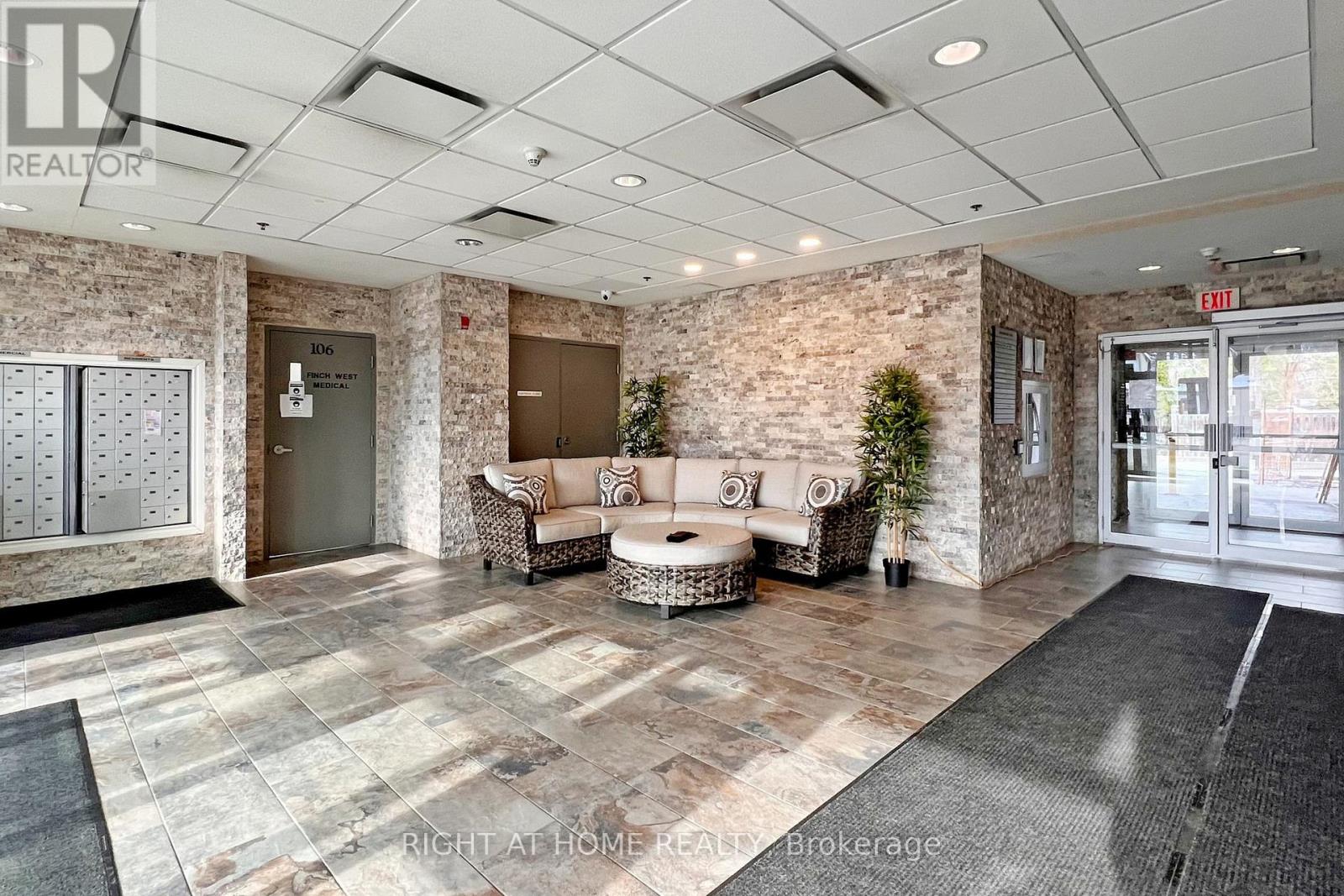 217 – 222 FINCH AVENUE W