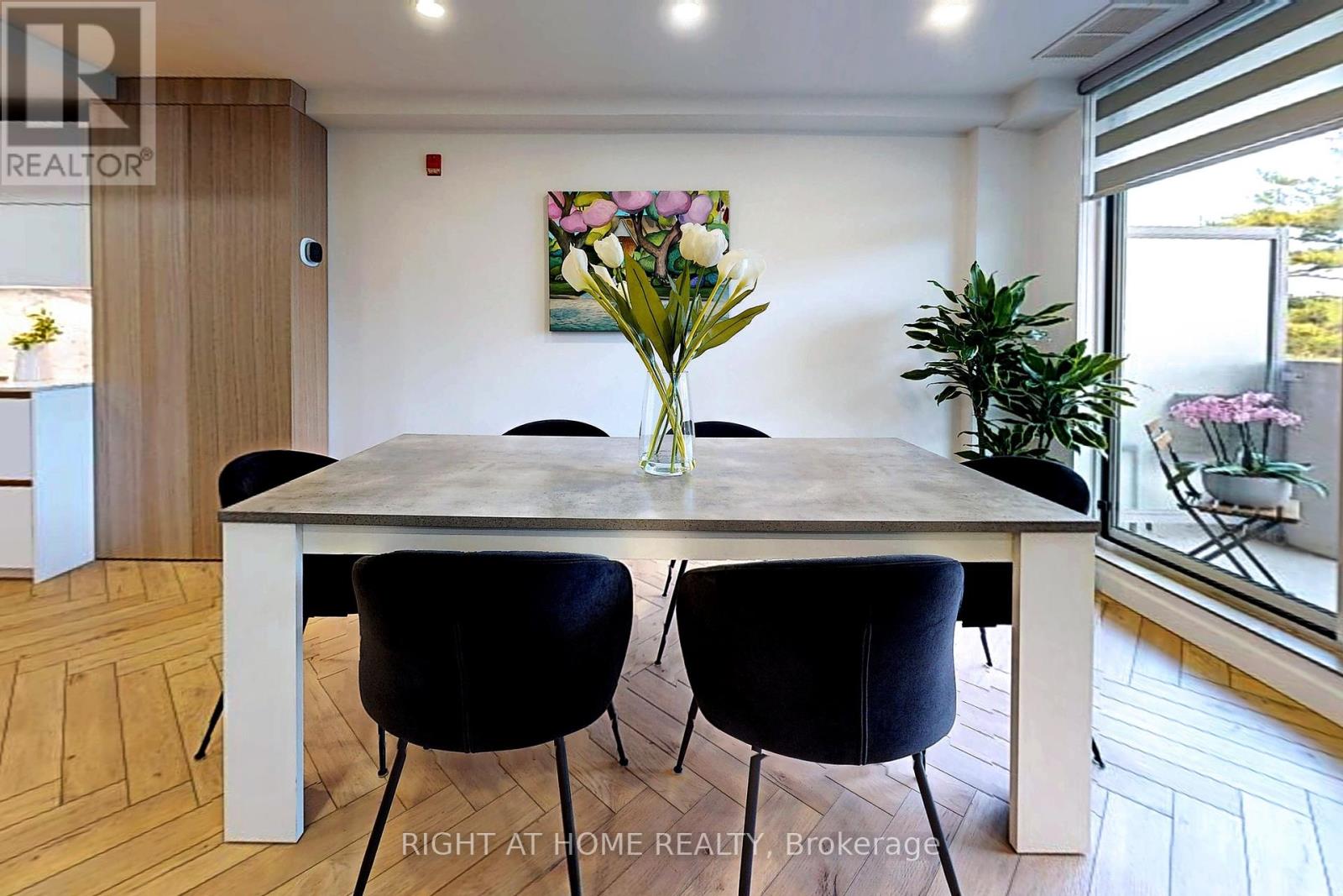217 – 222 FINCH AVENUE W