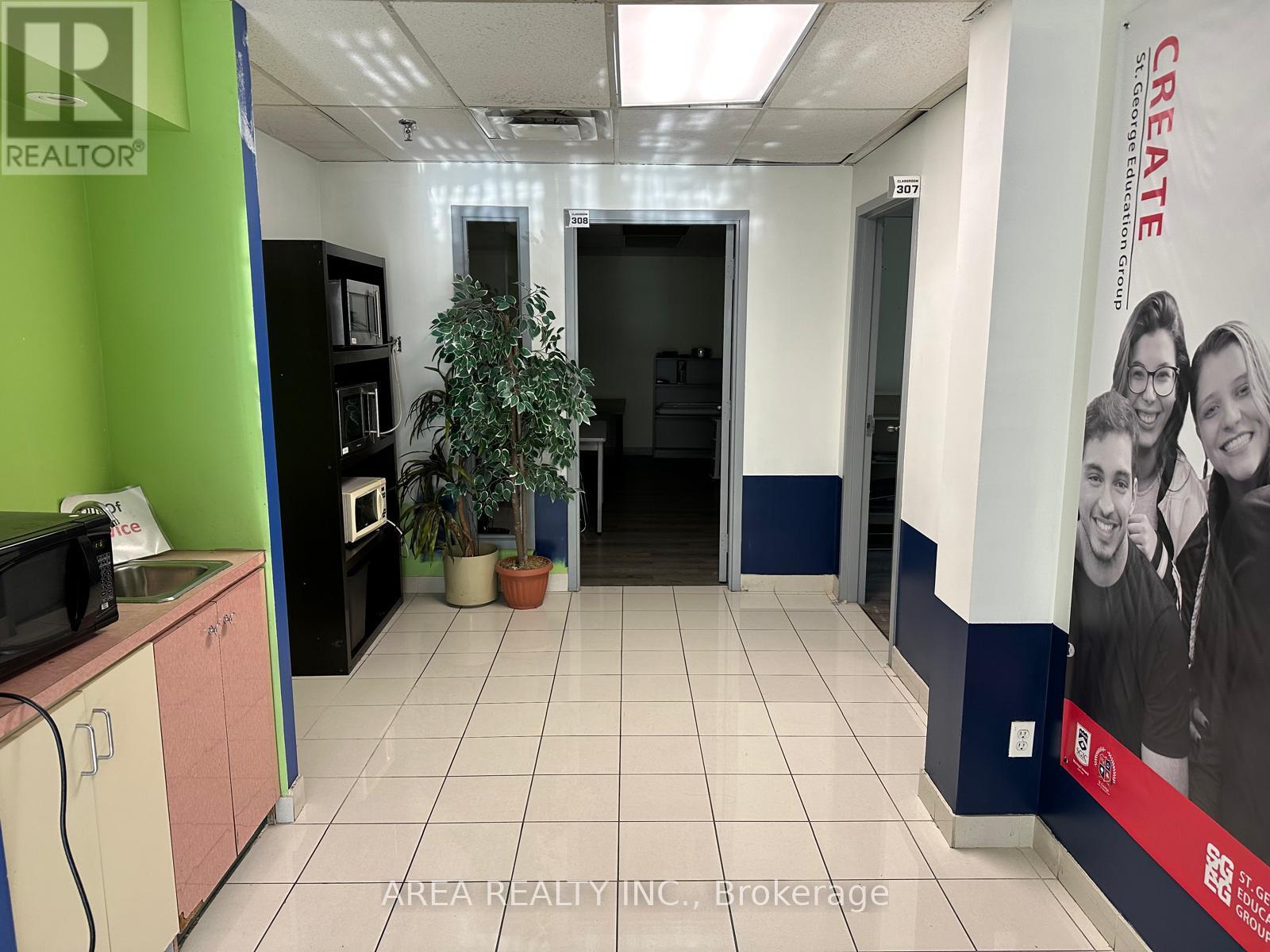 2ND, 3RD, 4TH LEVEL – 150 DUNDAS STREET W