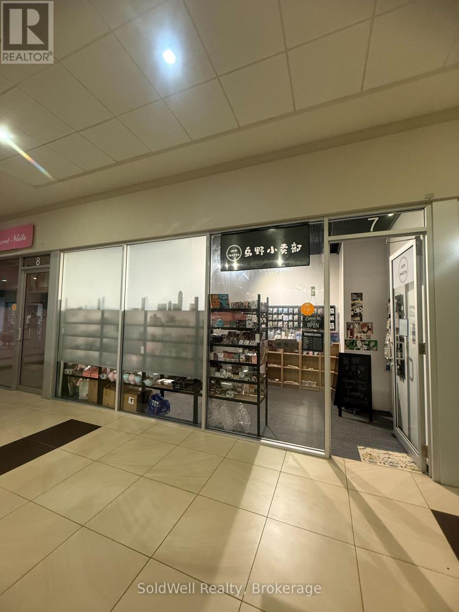 7 – 384 YONGE STREET