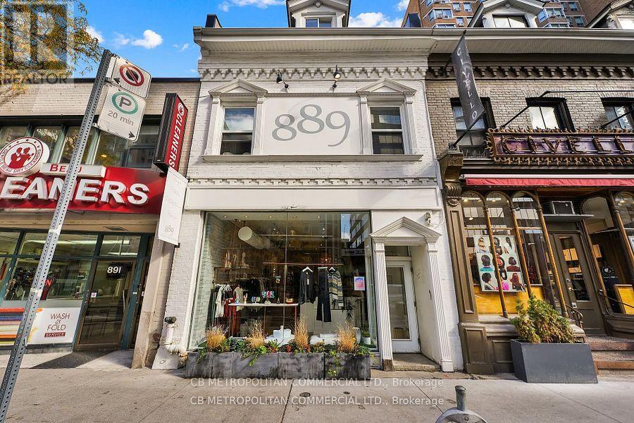 889 YONGE STREET