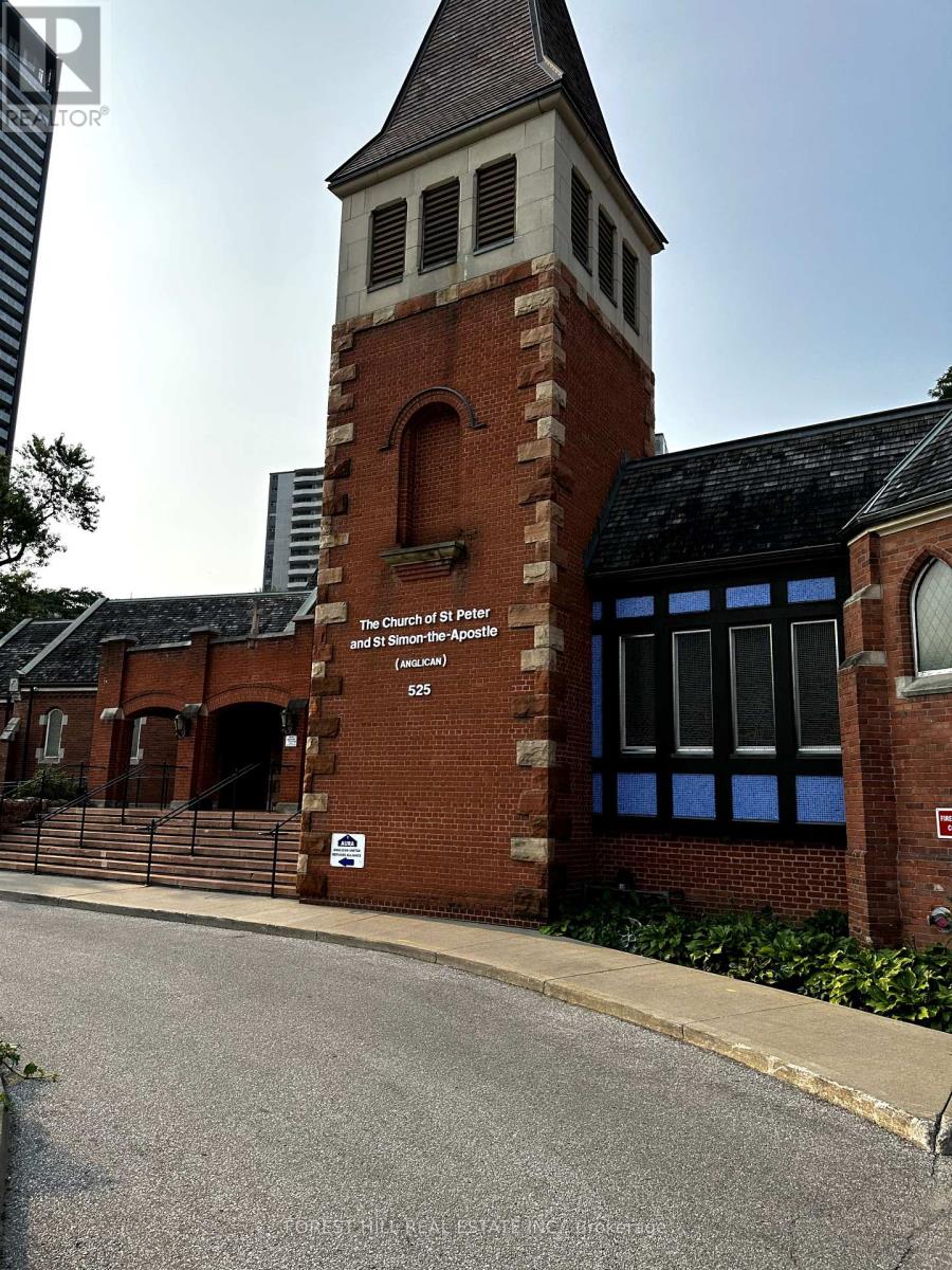 LOWER – 525 BLOOR STREET E