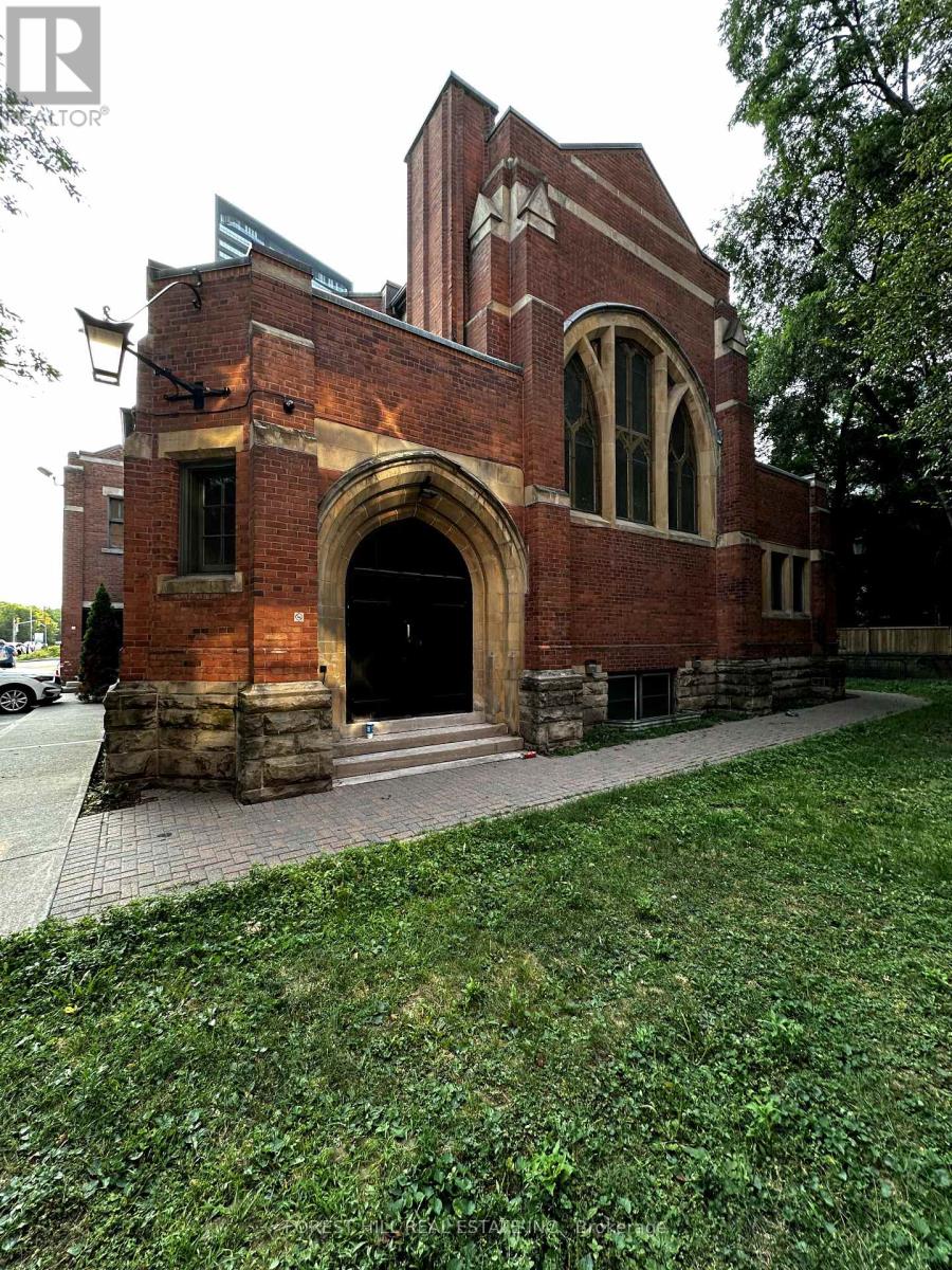 LOWER – 525 BLOOR STREET E